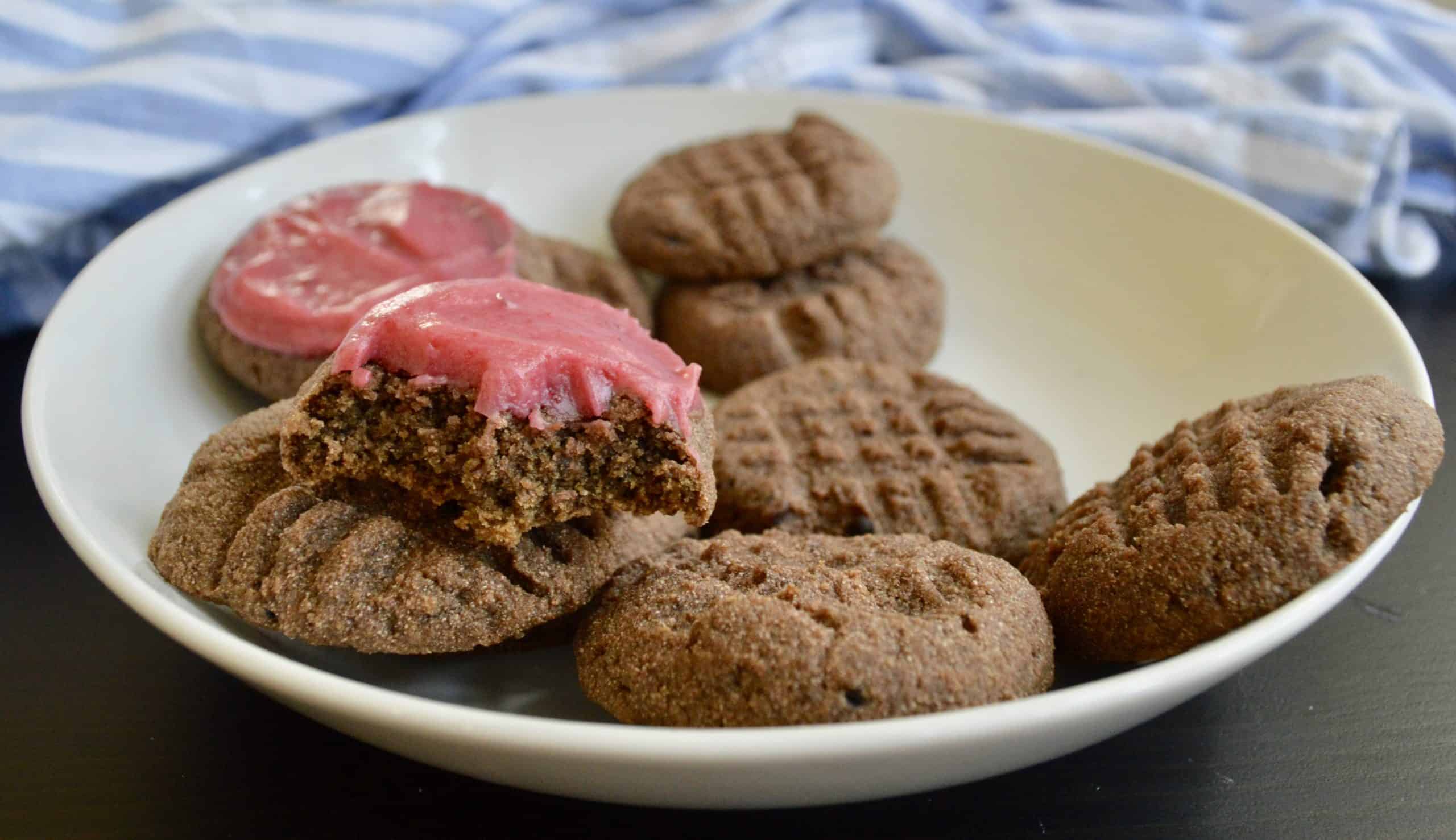 Chocolate Cookies (paleo, AIP) with pink frosting
