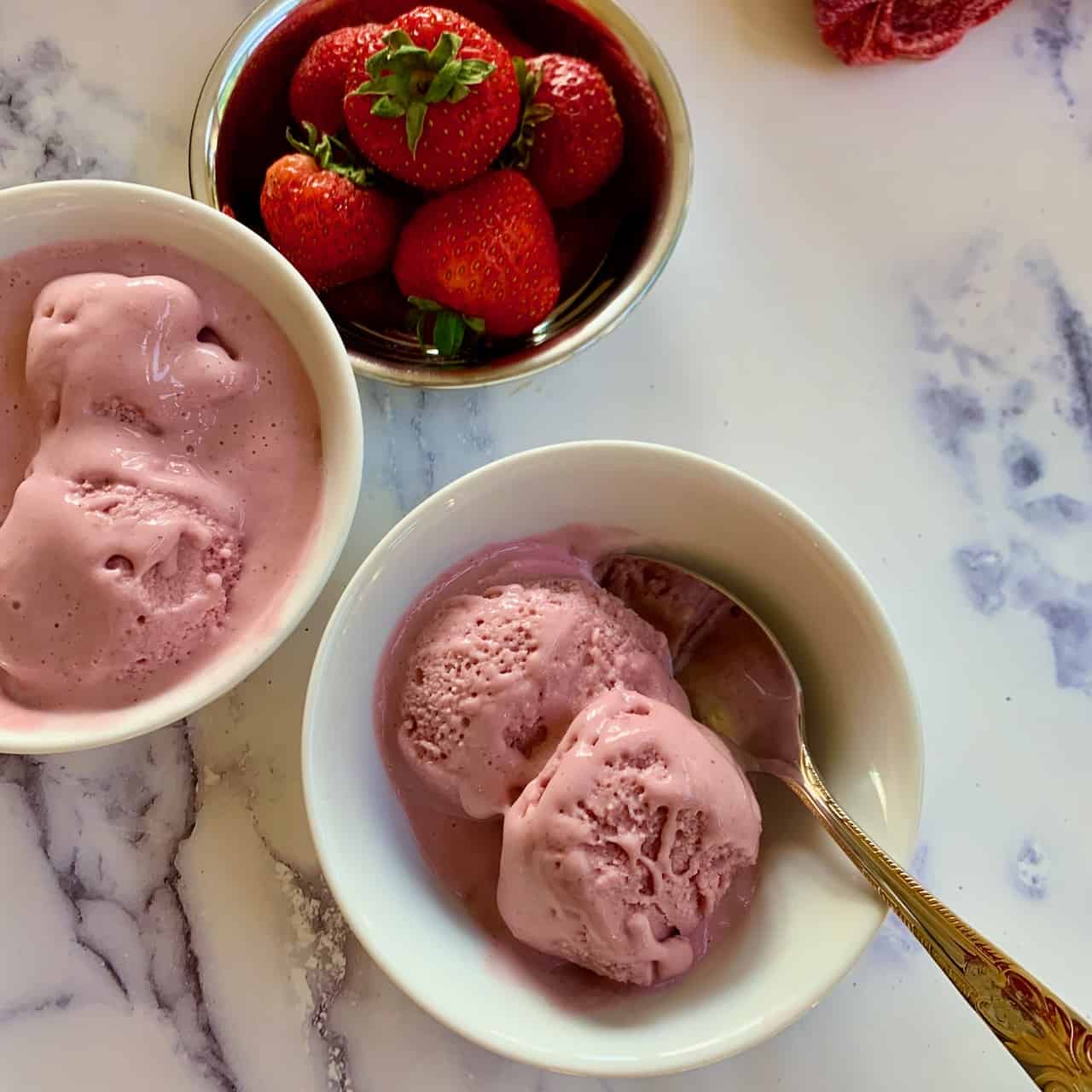 Blender Strawberry Ice Cream (Paleo, Low Carb, AIP, GAPS) - Eat Beautiful